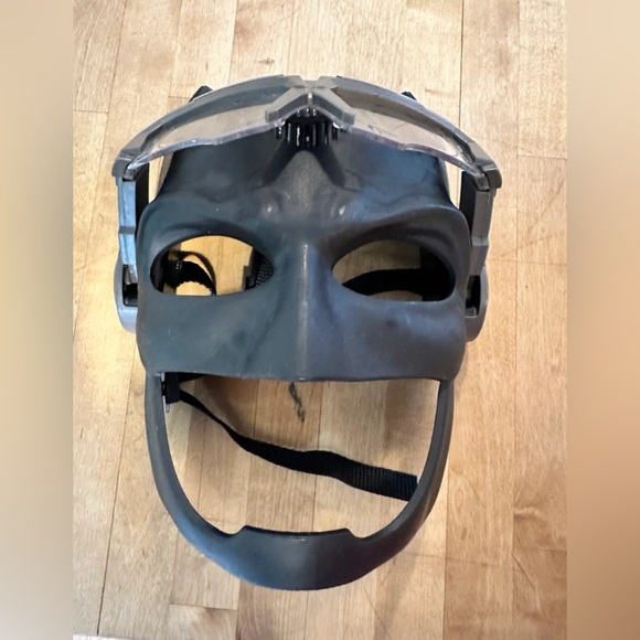 2017 DC Comics Batman voice changing mask light up Mattel talking - Picture 2 of 3